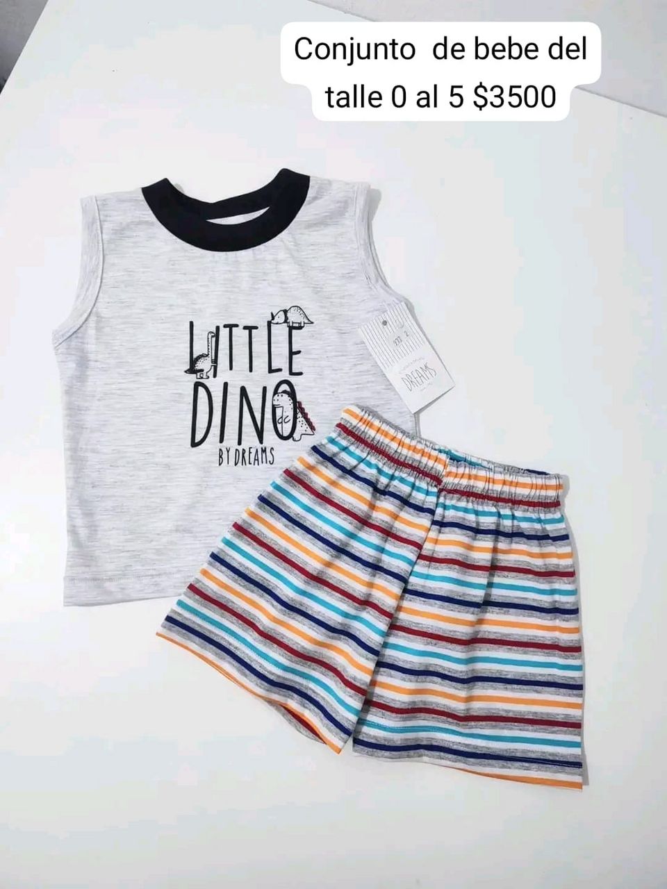 Conjunto de bebé con estampado de dinosaurio
