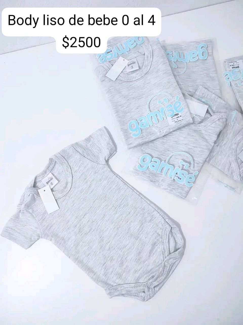 Body liso de bebé gamisé