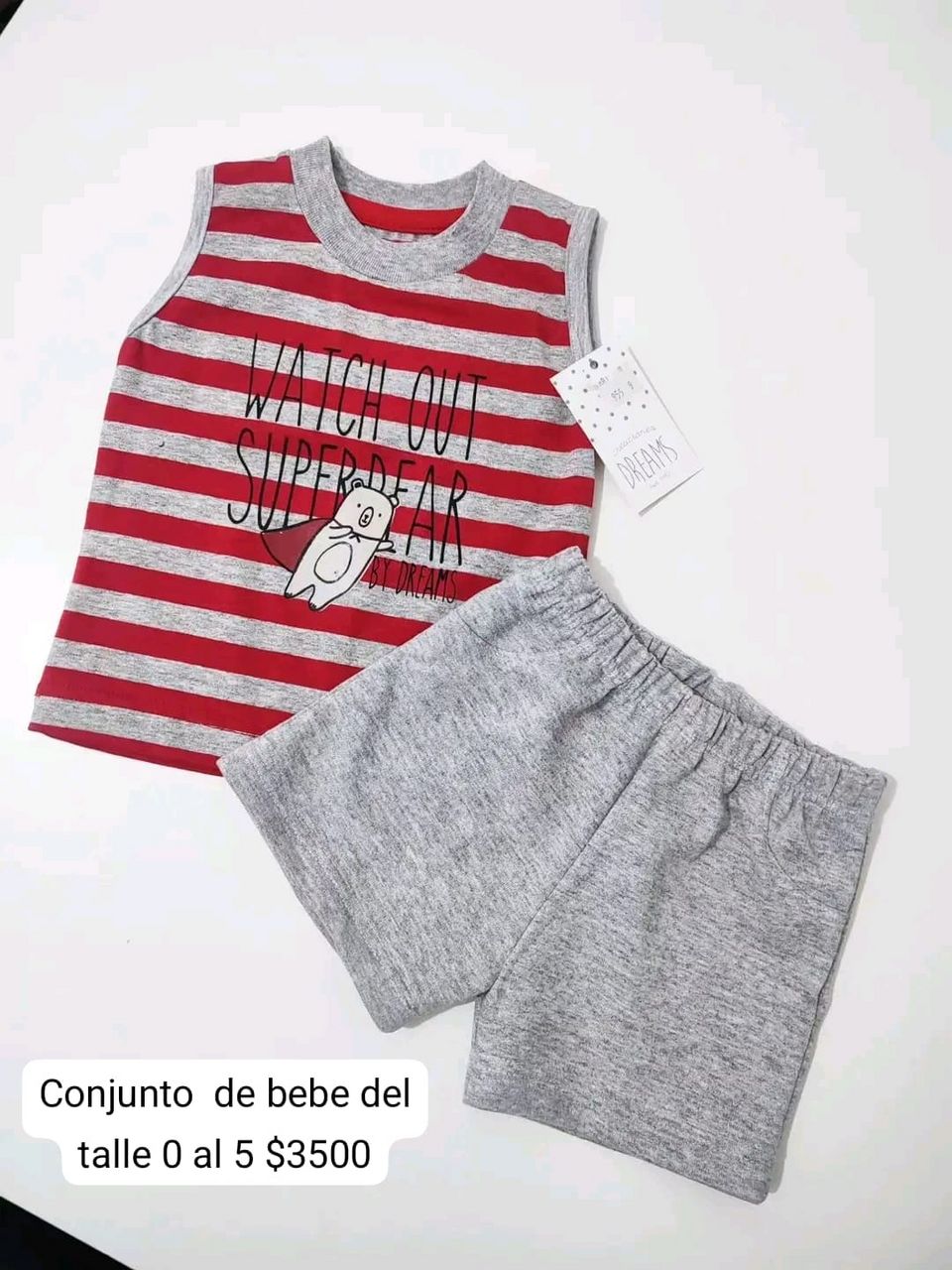 Conjunto de bebé con camiseta sin mangas y pantalón corto