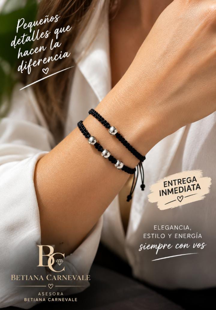 Pulsera de cuerda con bolas metálicas