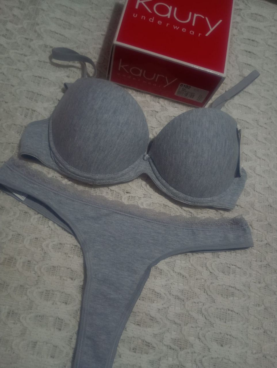 Conjunto de lencería Kaury gris