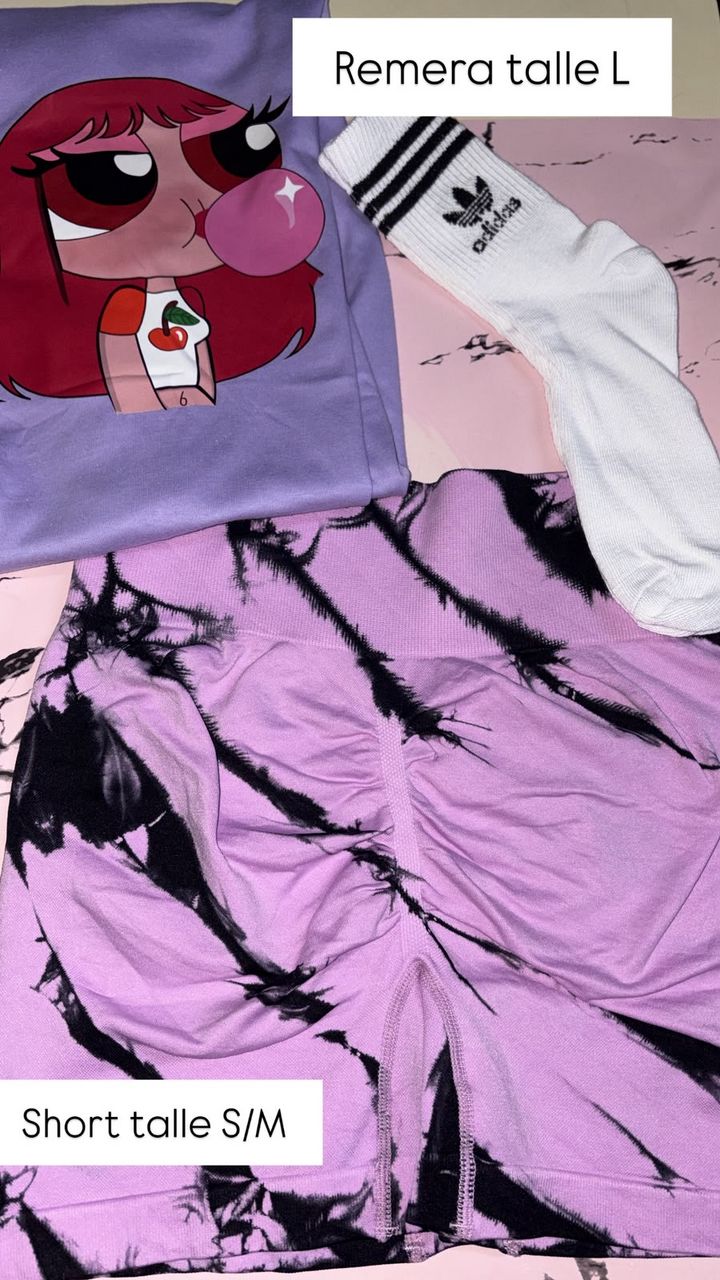 Ropa deportiva con diseño de personaje