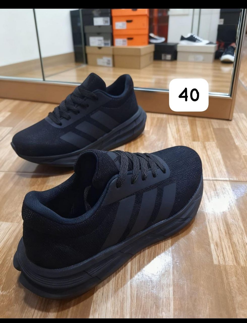 Zapatillas Adidas negras