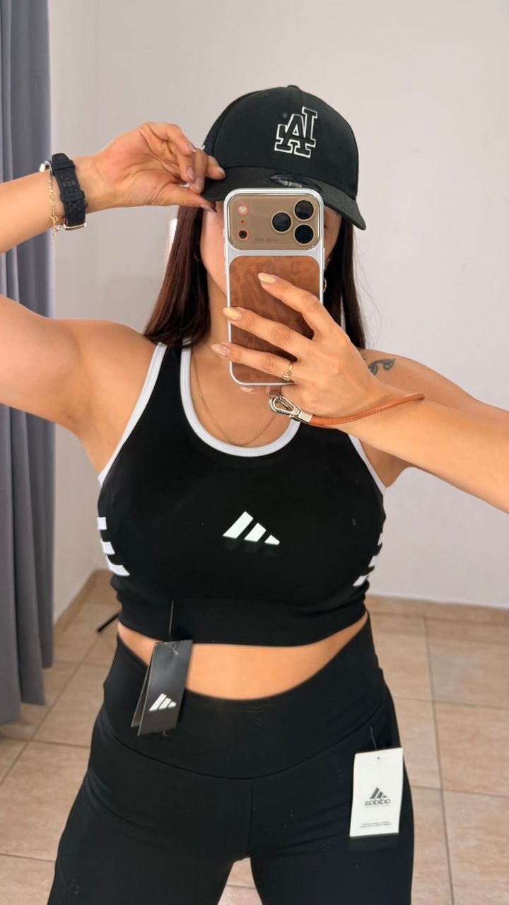 Top y pantalón deportivo Adidas