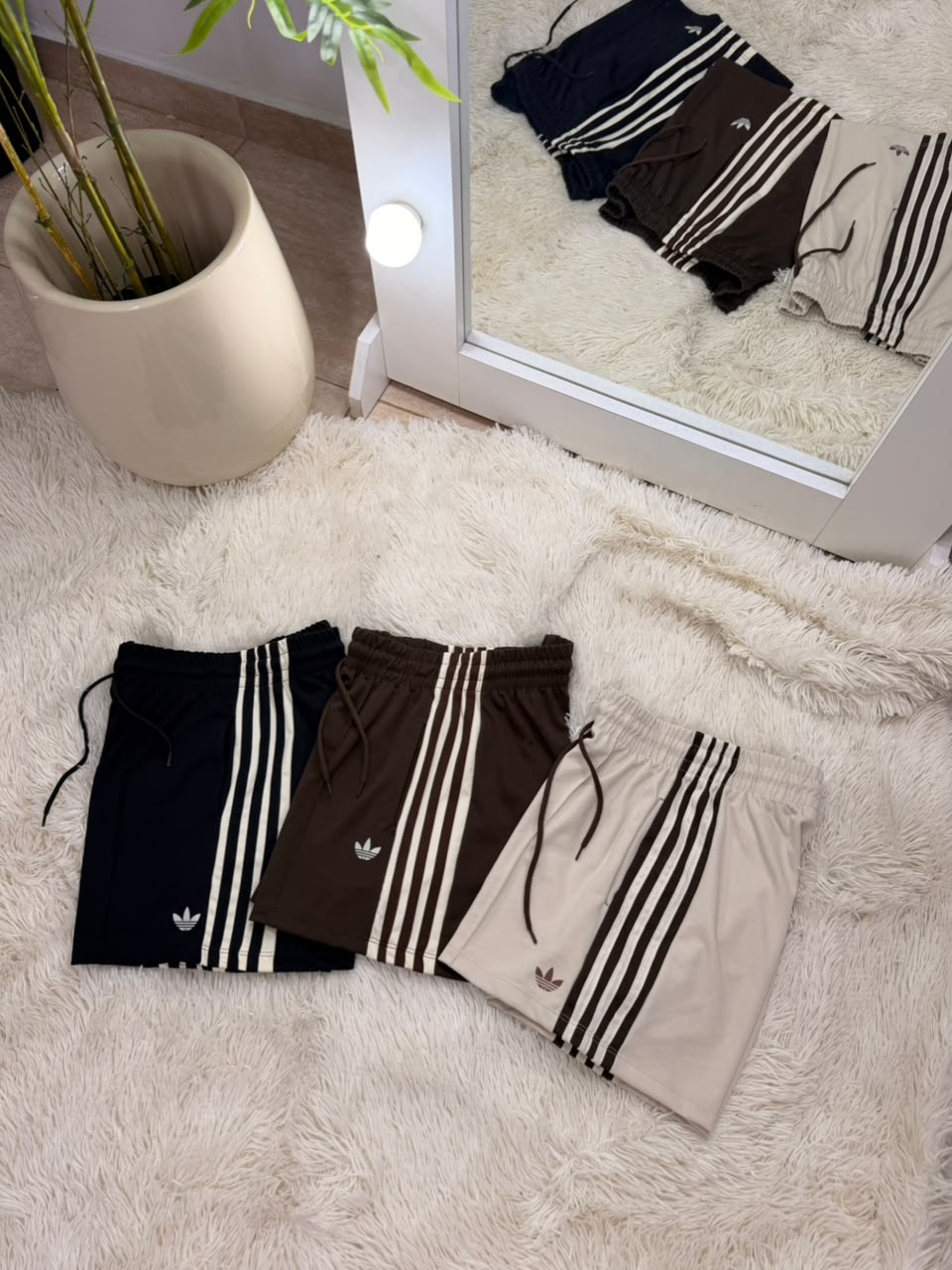 Pantalones cortos Adidas con tres rayas