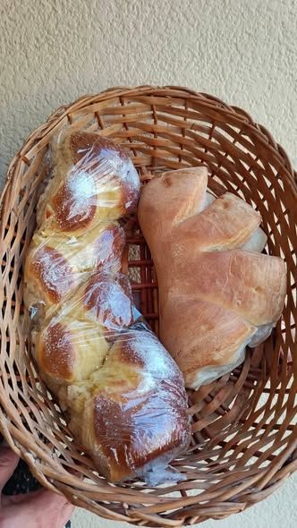 QUEDAN DISPONIBLES PAN CASERO COMUN O CON CHICHA + TRENZA $5500